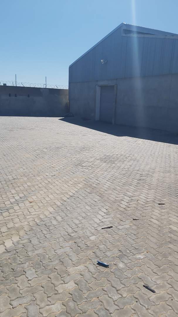 To Let Commercial Property for Rent in Sidwell Eastern Cape